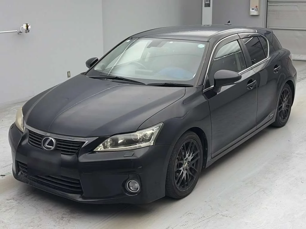 Lexus CT200h  с аукциона в Японии