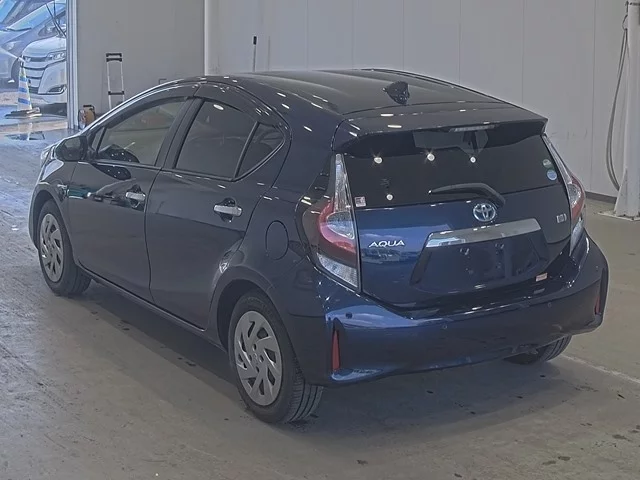 Toyota Aqua  с аукциона в Японии