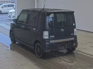 Toyota Pixis Space