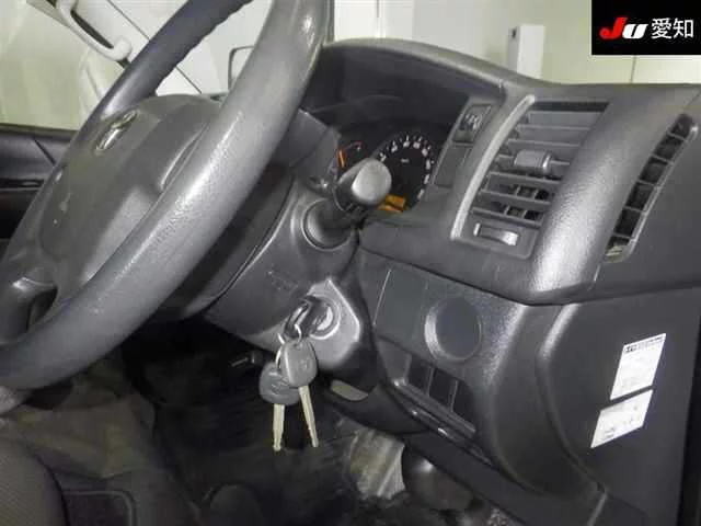 Toyota RegiusAce  с аукциона в Японии
