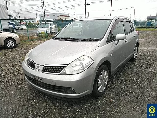 Nissan Tiida  с аукциона в Японии