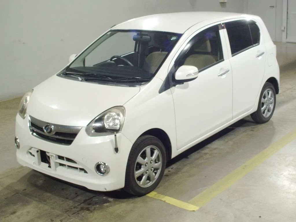 Daihatsu Mira e:S  с аукциона в Японии