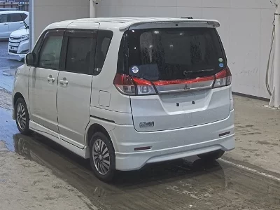 Mitsubishi Delica D:2