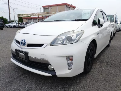 Toyota Prius PHV