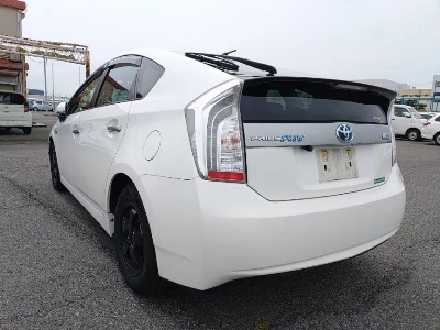 Toyota Prius PHV