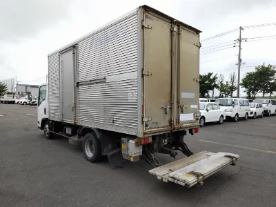 Isuzu Elf