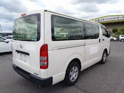 TOYOTA HIACE