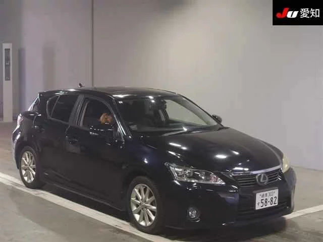 Lexus CT200h  с аукциона в Японии