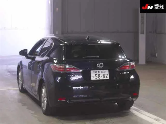Lexus CT200h  с аукциона в Японии