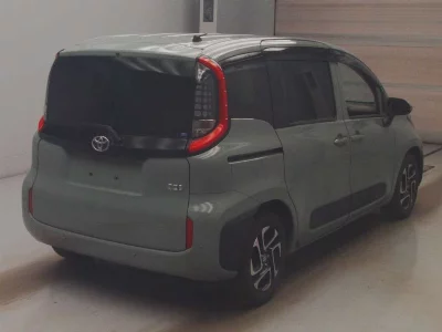 Toyota Sienta