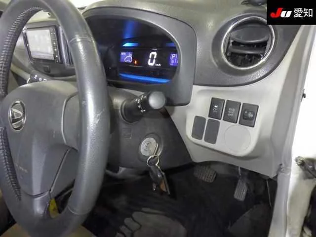 Daihatsu Mira e:S  с аукциона в Японии
