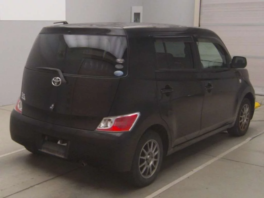 Toyota bB  с аукциона в Японии