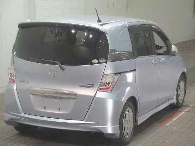 Honda Freed Spike