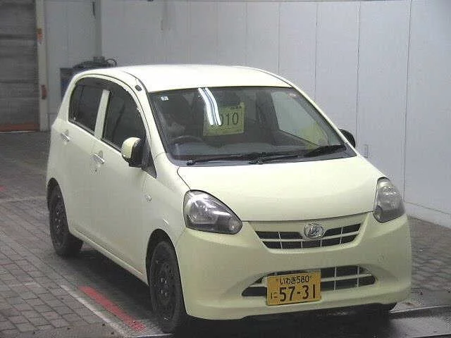 Daihatsu Mira e:S  с аукциона в Японии