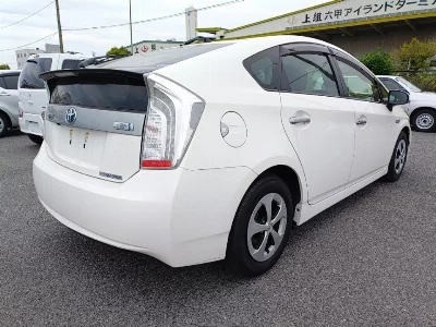 Toyota Prius PHV