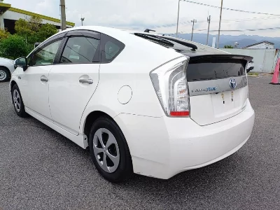 Toyota Prius PHV