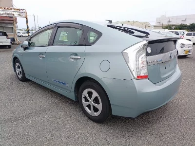 Toyota Prius PHV