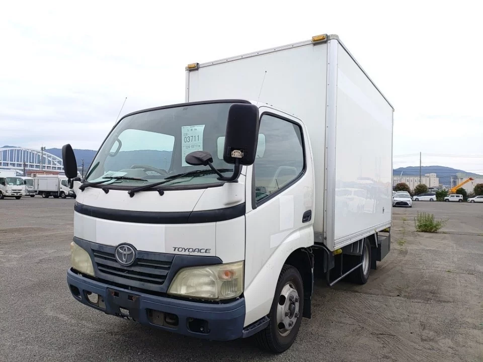Toyota ToyoAce  с аукциона в Японии