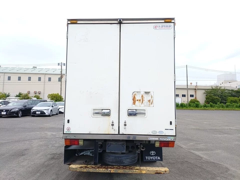 Toyota ToyoAce  с аукциона в Японии