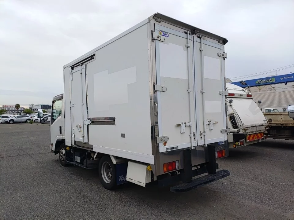 Isuzu Elf  с аукциона в Японии