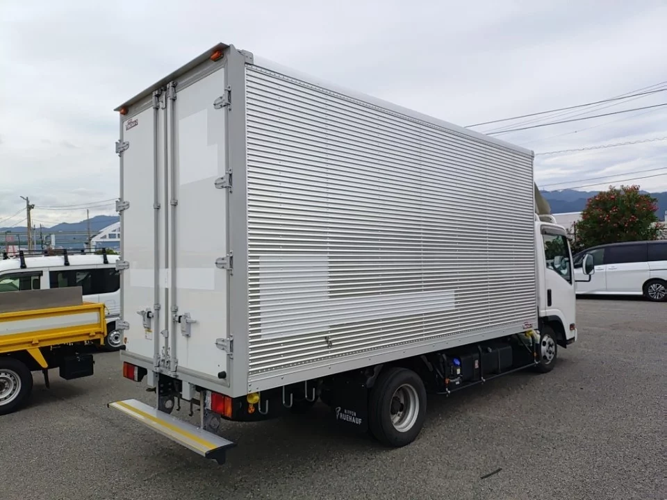 Isuzu Elf  с аукциона в Японии