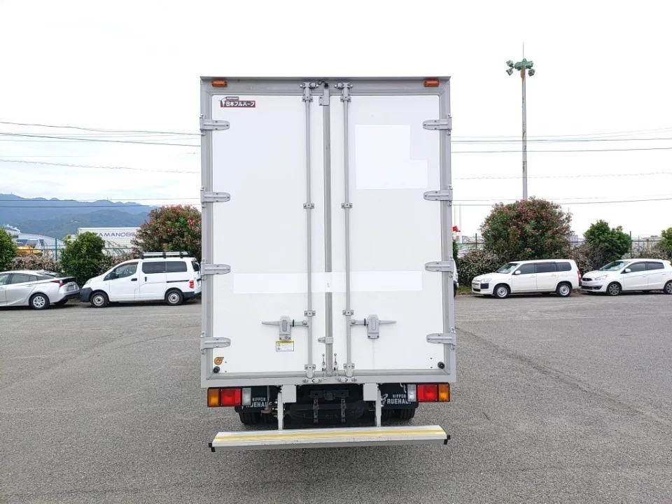 Isuzu Elf  с аукциона в Японии