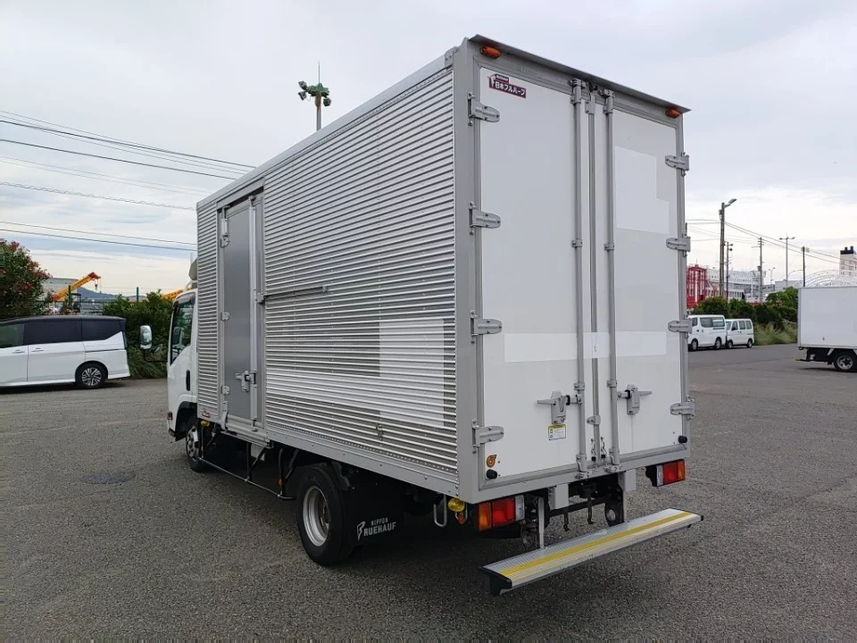 Isuzu Elf  с аукциона в Японии