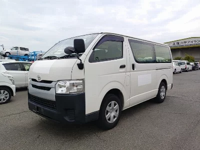 TOYOTA HIACE