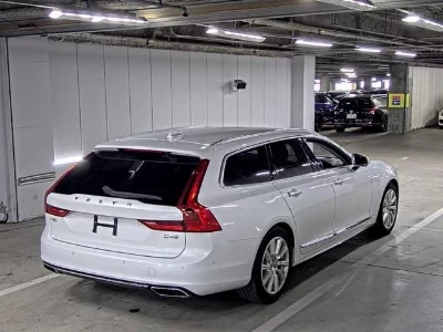 Volvo V90