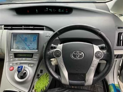 Toyota Prius PHV