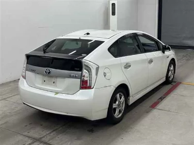 Toyota Prius PHV
