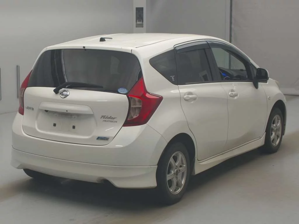 Nissan Note  с аукциона в Японии