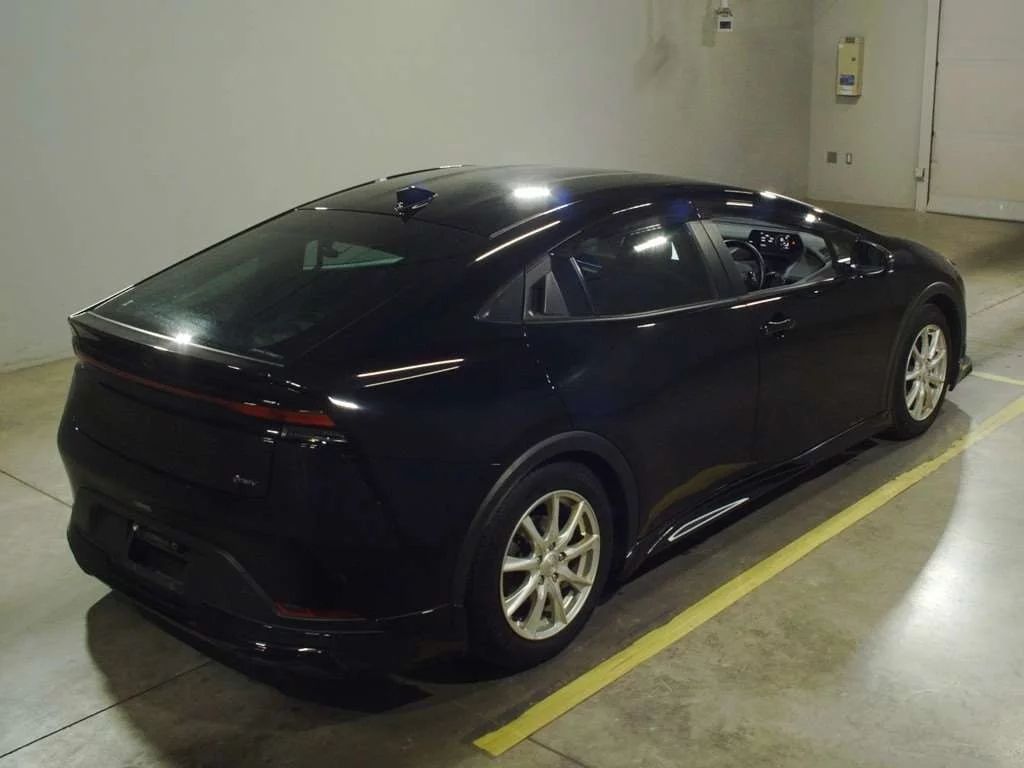 Toyota Prius  с аукциона в Японии
