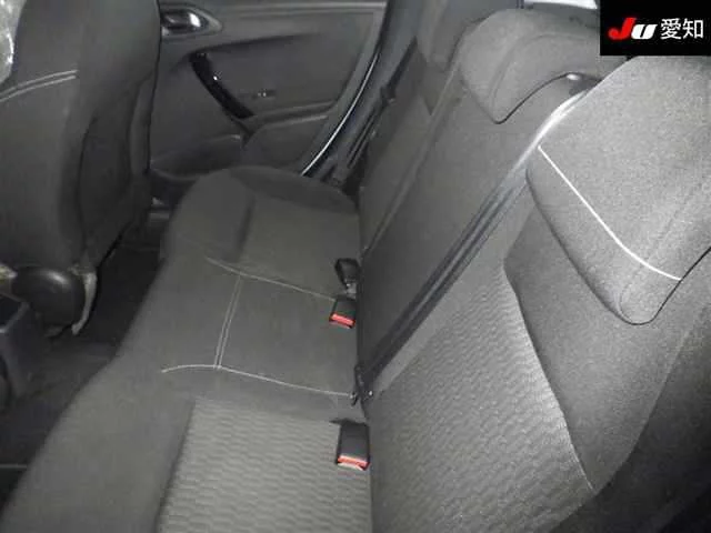 Peugeot 208  с аукциона в Японии