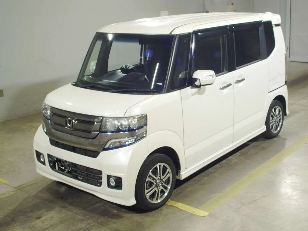 Honda N BOX CUSTOM  с аукциона в Японии