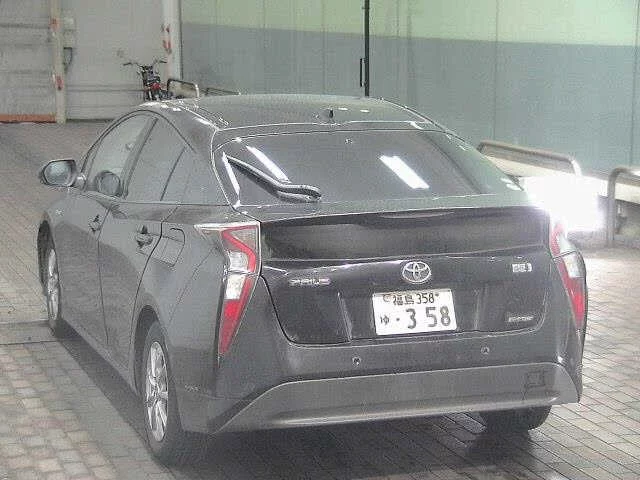 Toyota Prius  с аукциона в Японии