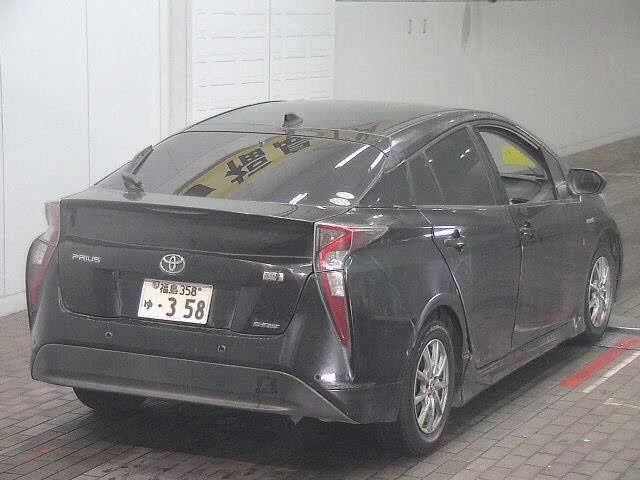Toyota Prius  с аукциона в Японии