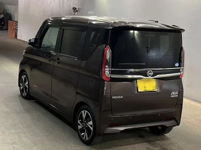 NISSAN ROOX
