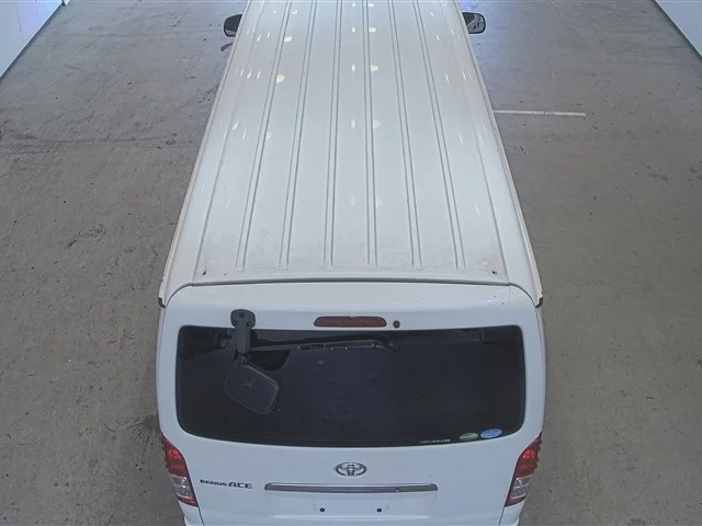 Toyota RegiusAce  с аукциона в Японии