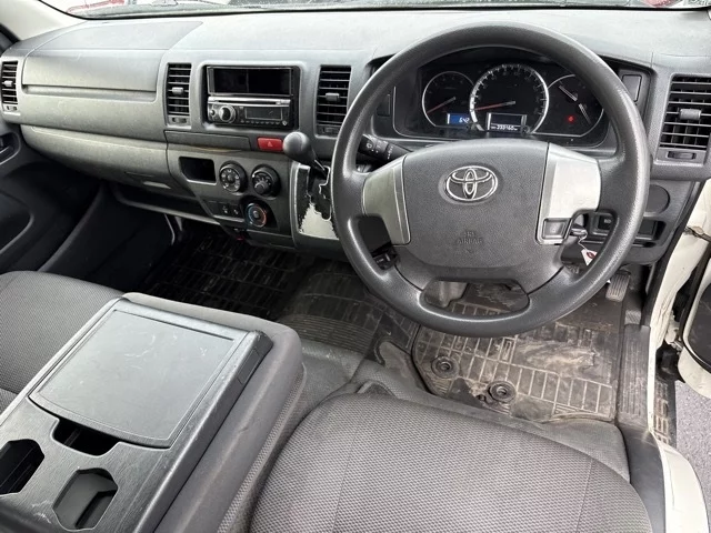 Toyota RegiusAce  с аукциона в Японии