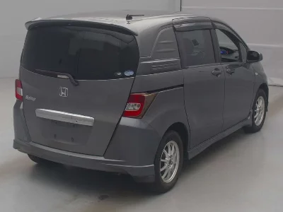 Honda Freed Spike