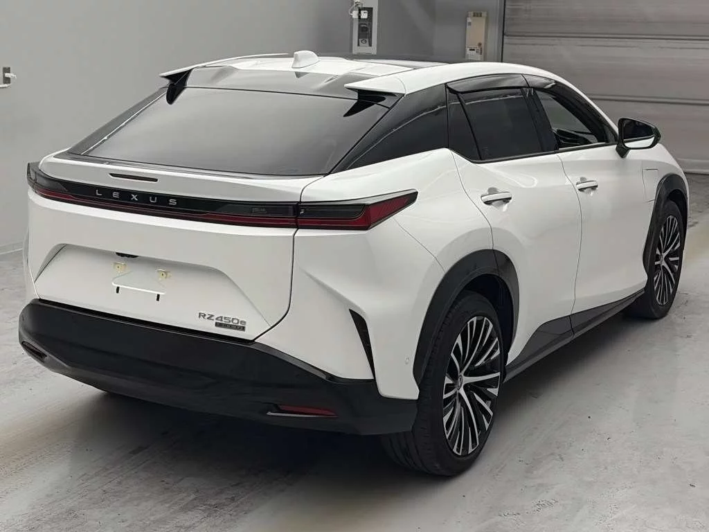 Lexus RZ450e  с аукциона в Японии