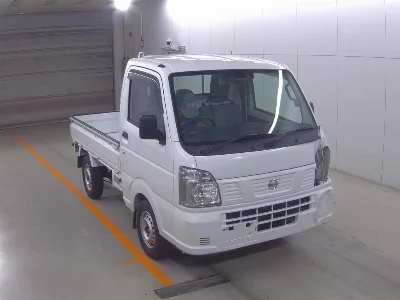 Nissan NT100 Clipper