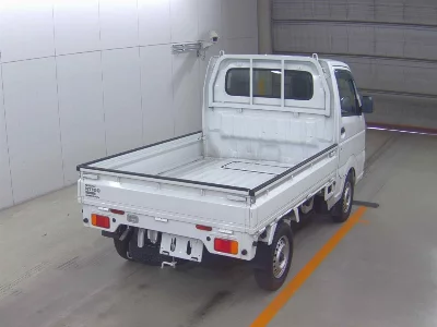 Nissan NT100 Clipper