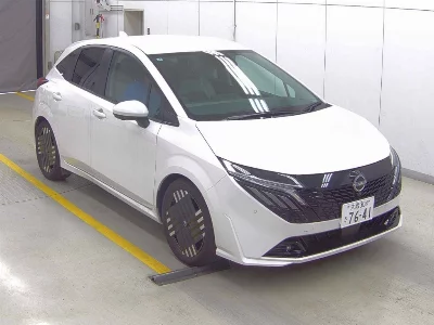 Nissan Aura