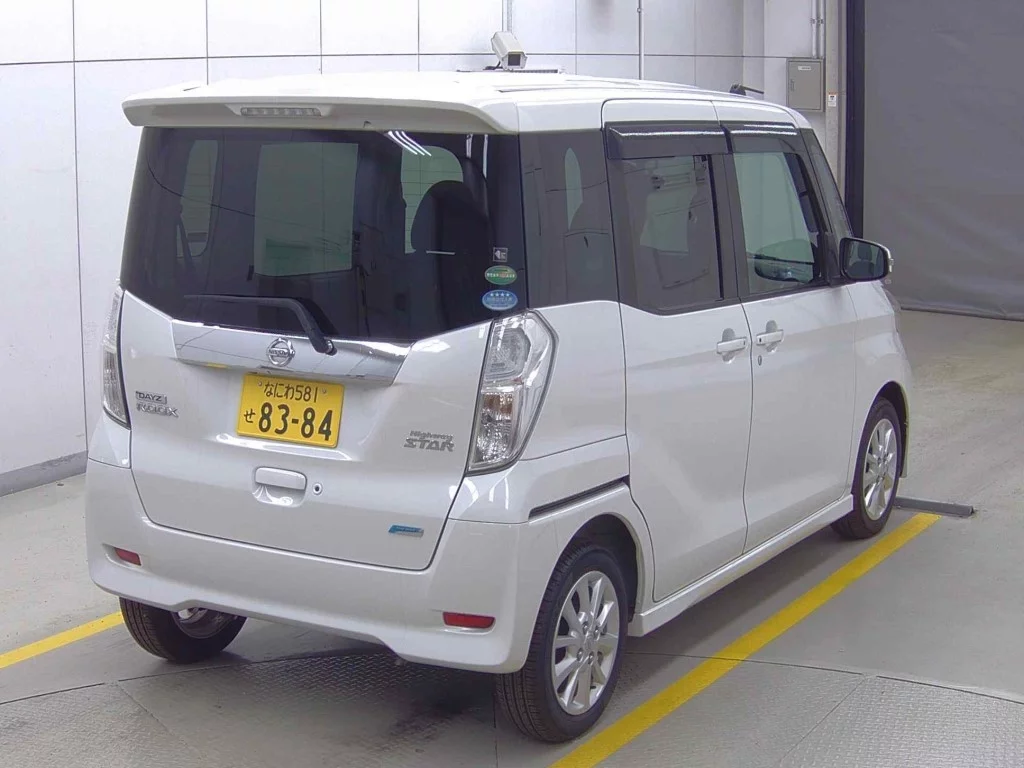Nissan Dayz Roox  с аукциона в Японии