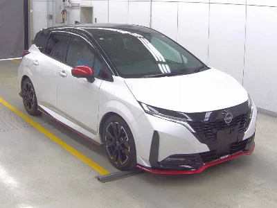 NISSAN AURA
