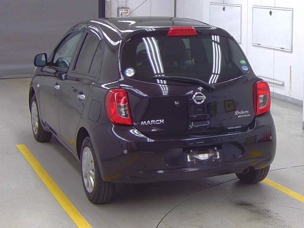 Nissan March  с аукциона в Японии