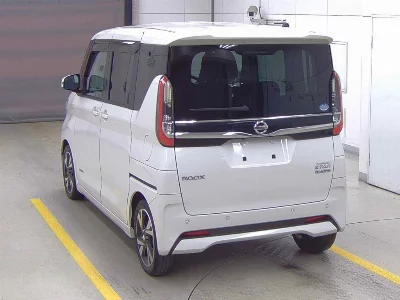 NISSAN ROOX