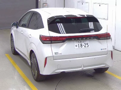 Nissan Aura